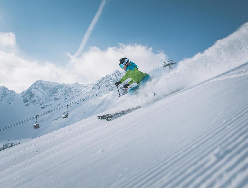 051-ski-huetten-ladurns-kottersteger-180309-kot-5832